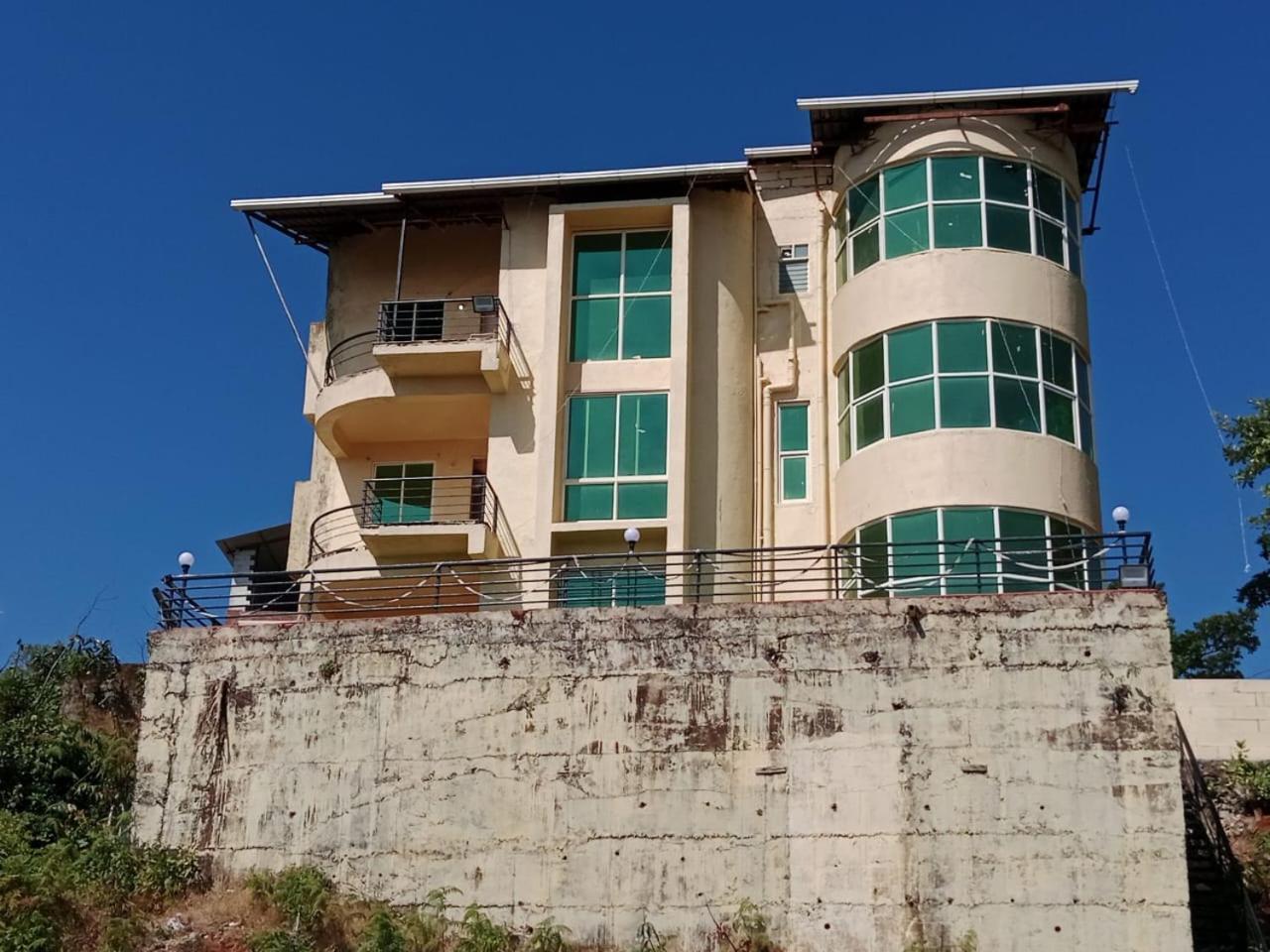 Dev Anand Villa Mahabaleshwar Bagian luar foto